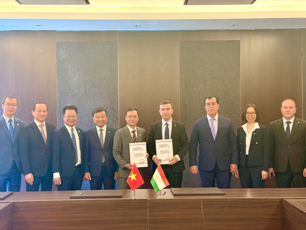 Đường sắt Việt Nam và Tajikistan hợp tác thúc đẩy đường sắt liên vận quốc tế
